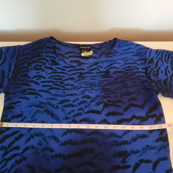 Aritzia Central Park West 100% silk shirt - Picture 4 of 11